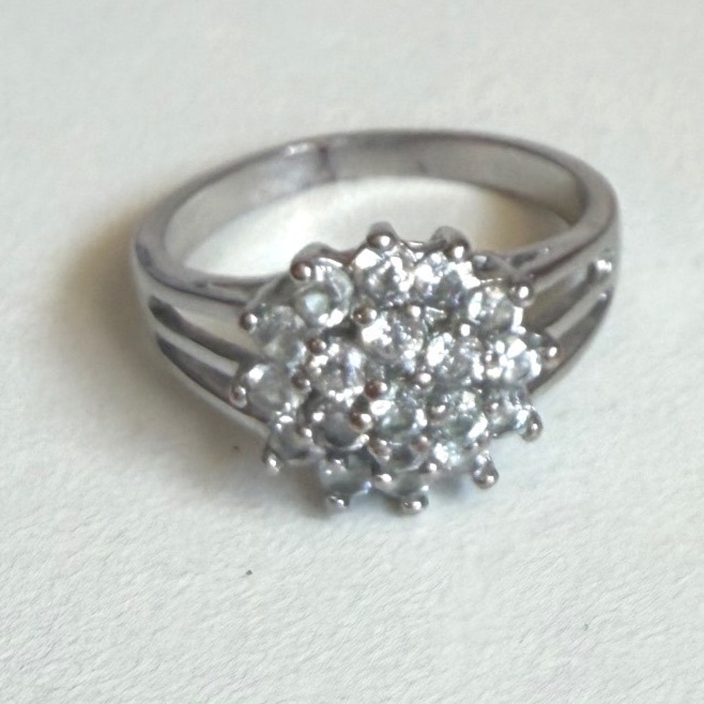 Silver Tone Cluster Flower Ring Clear Round Cut Stone Split Band Size 8.25